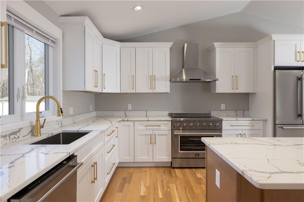 311 Hope Road Cranston, RI 02921 - Photo 10 of 33