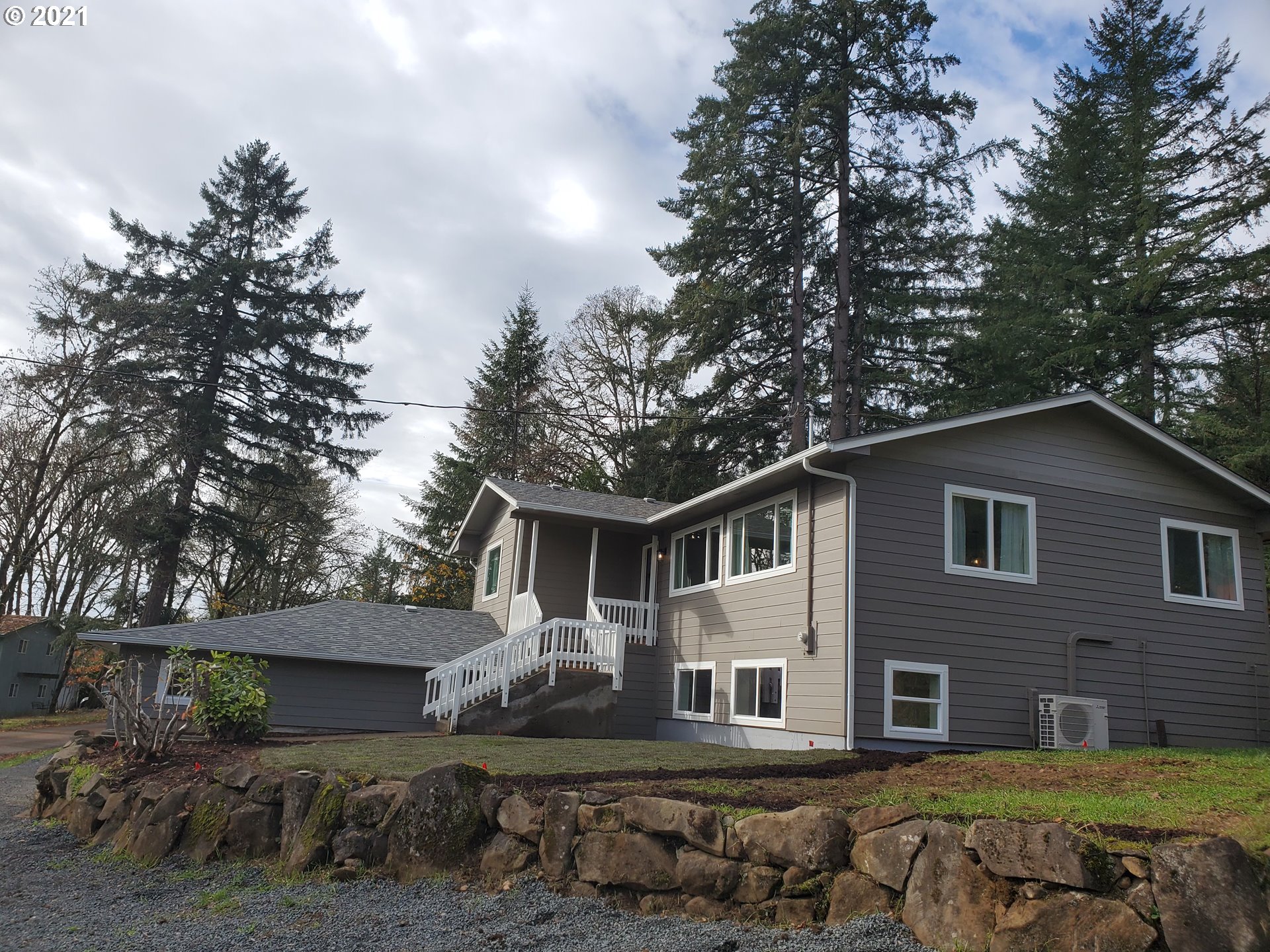 91680 Donna Road Springfield, OR 97478 - Photo 2 of 22 Gallery Image 2