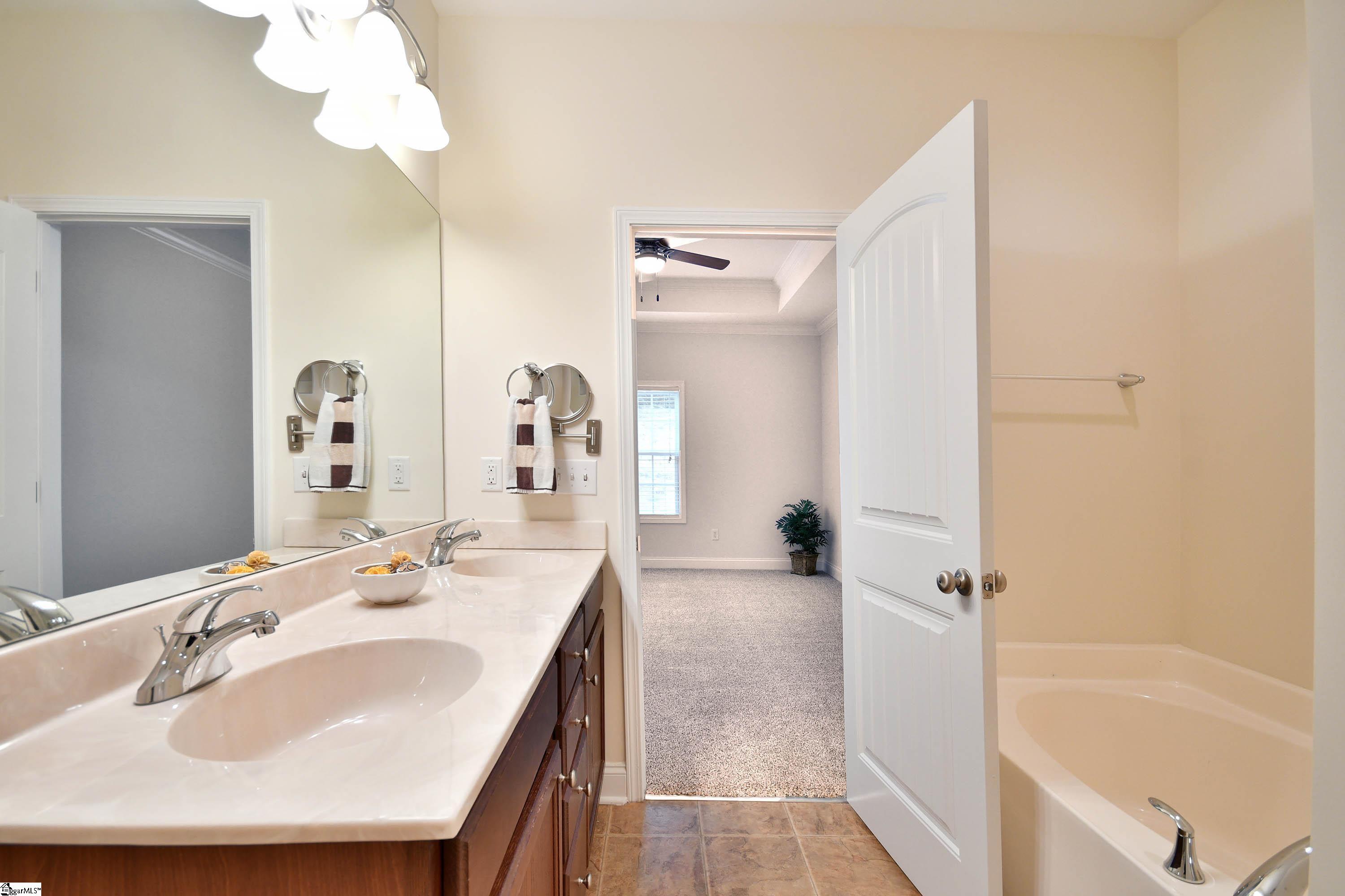 47 Hillsborough Drive Anderson, SC 29621 - Photo 12 of 20