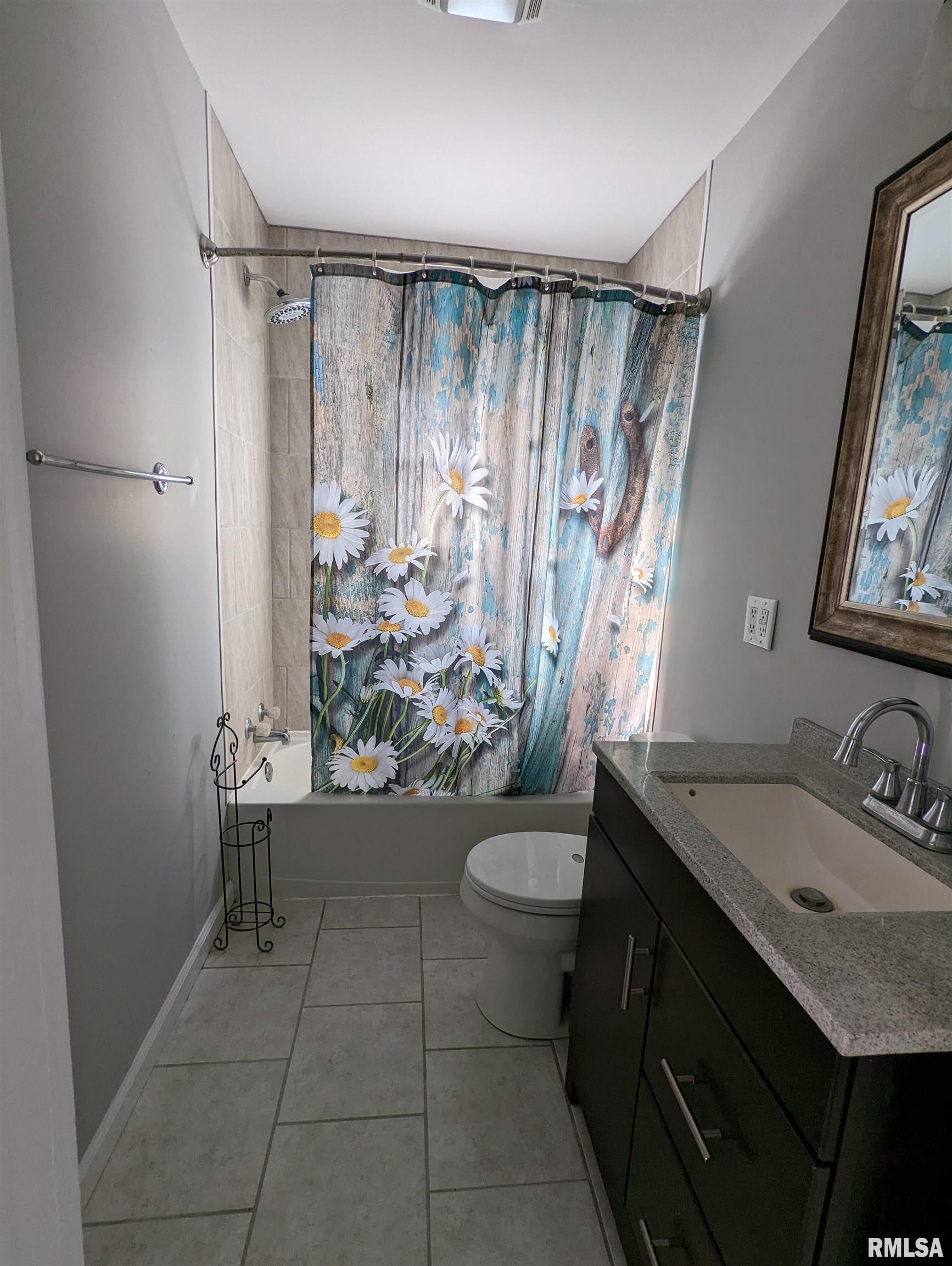 352 Albert Street Creve Coeur, IL 61610 - Photo 15 of 47