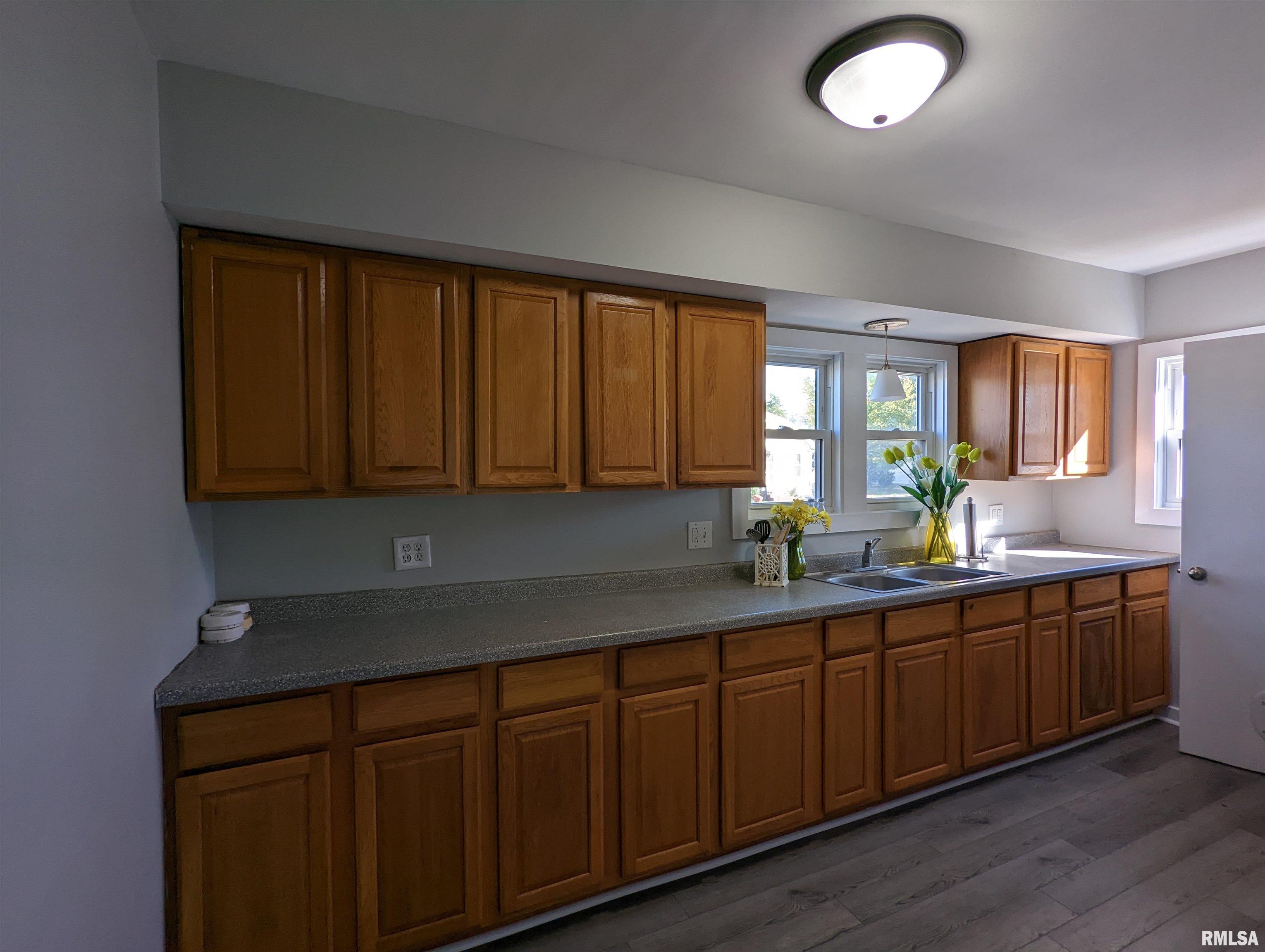 352 Albert Street Creve Coeur, IL 61610 - Photo 18 of 47
