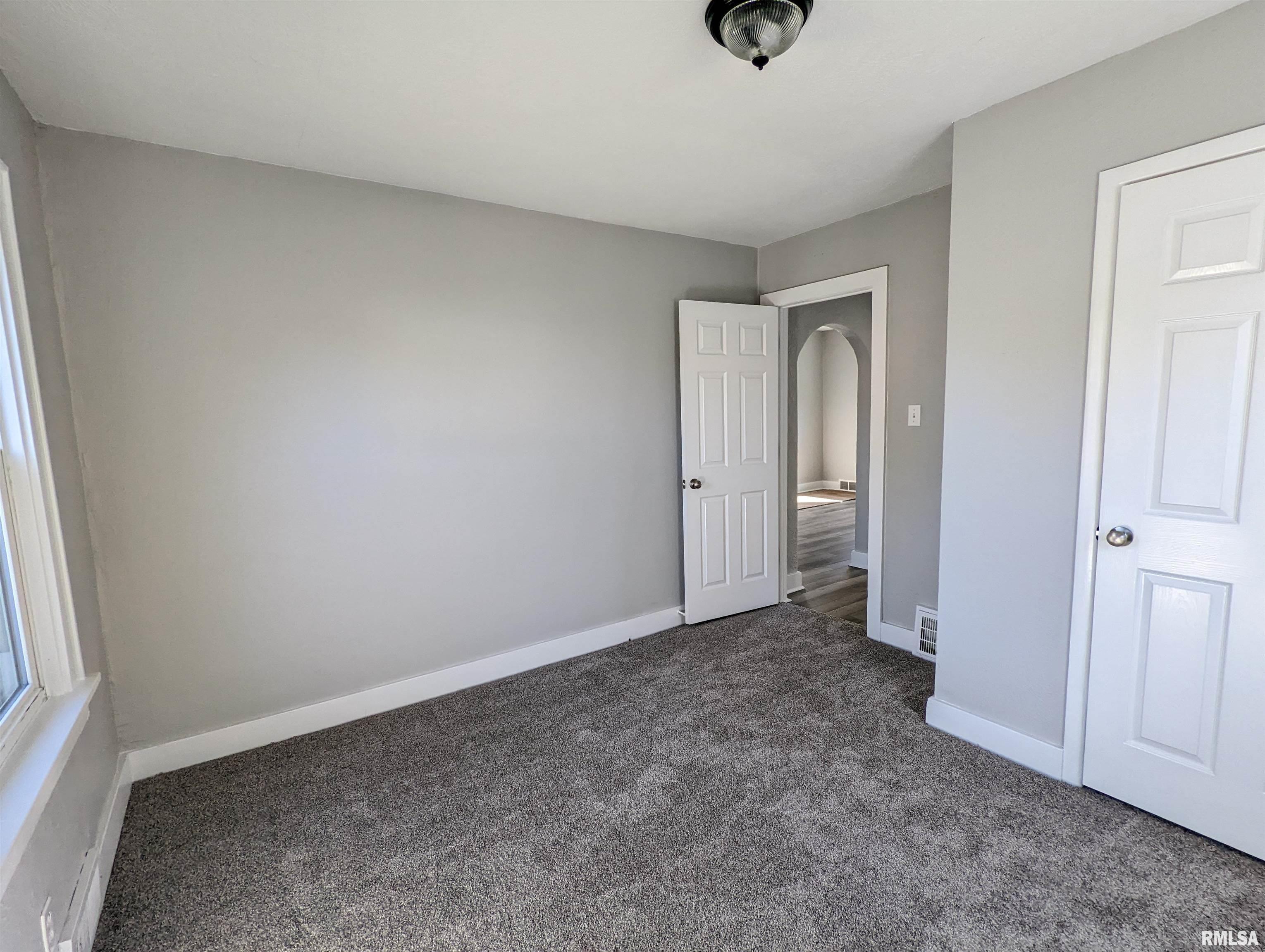 352 Albert Street Creve Coeur, IL 61610 - Photo 21 of 47