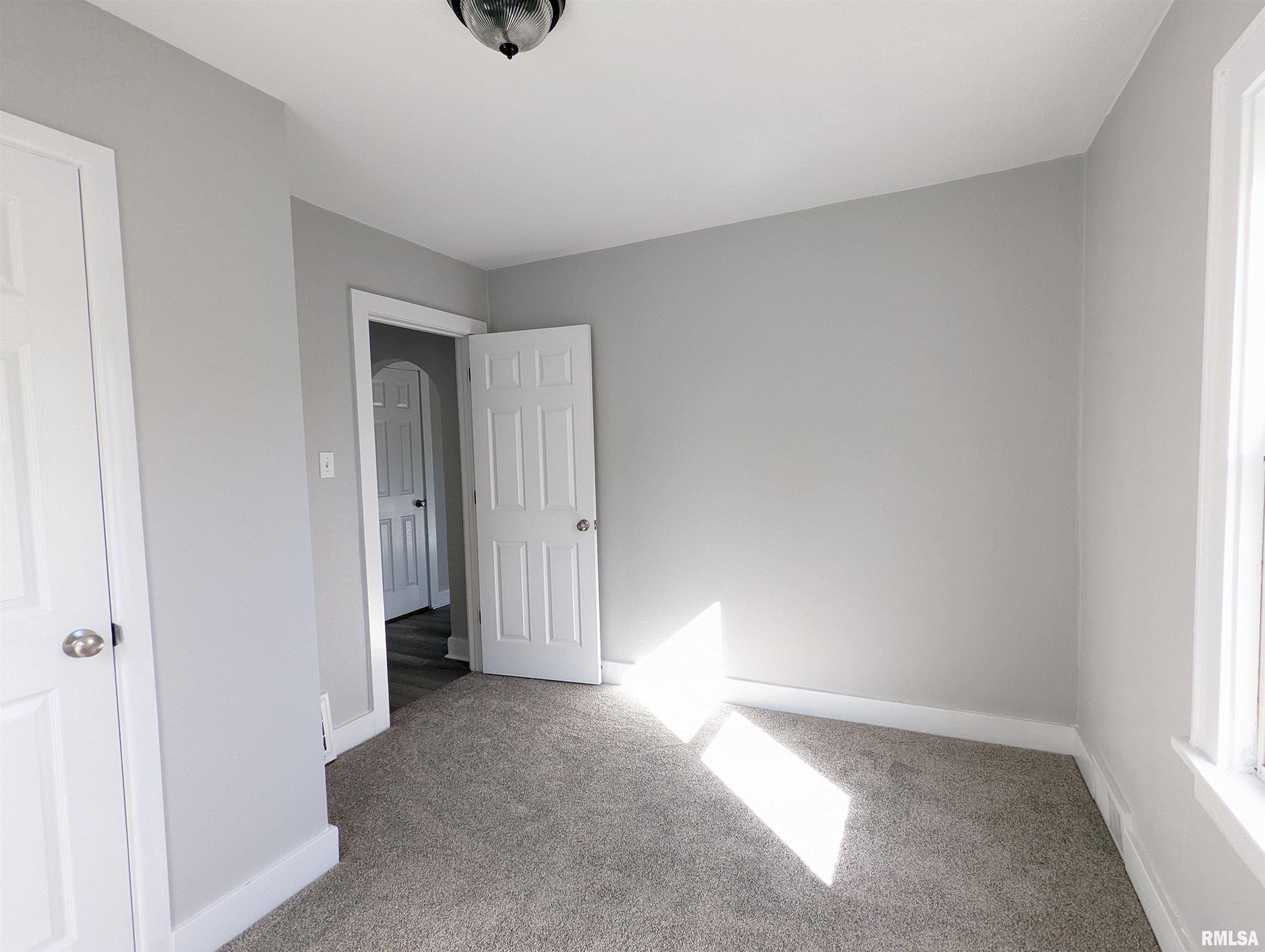 352 Albert Street Creve Coeur, IL 61610 - Photo 25 of 47
