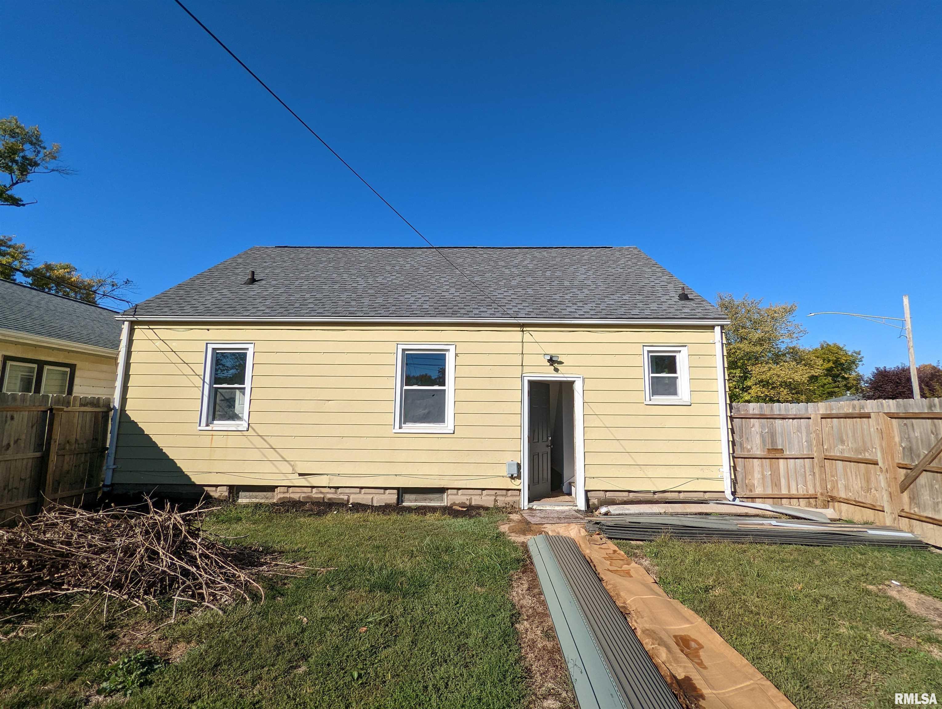 352 Albert Street Creve Coeur, IL 61610 - Photo 46 of 47
