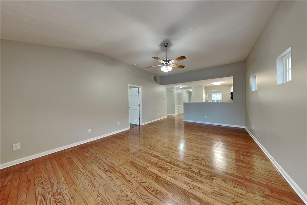 21 Venetian Way Dallas, GA 30132 - Photo 3 of 18