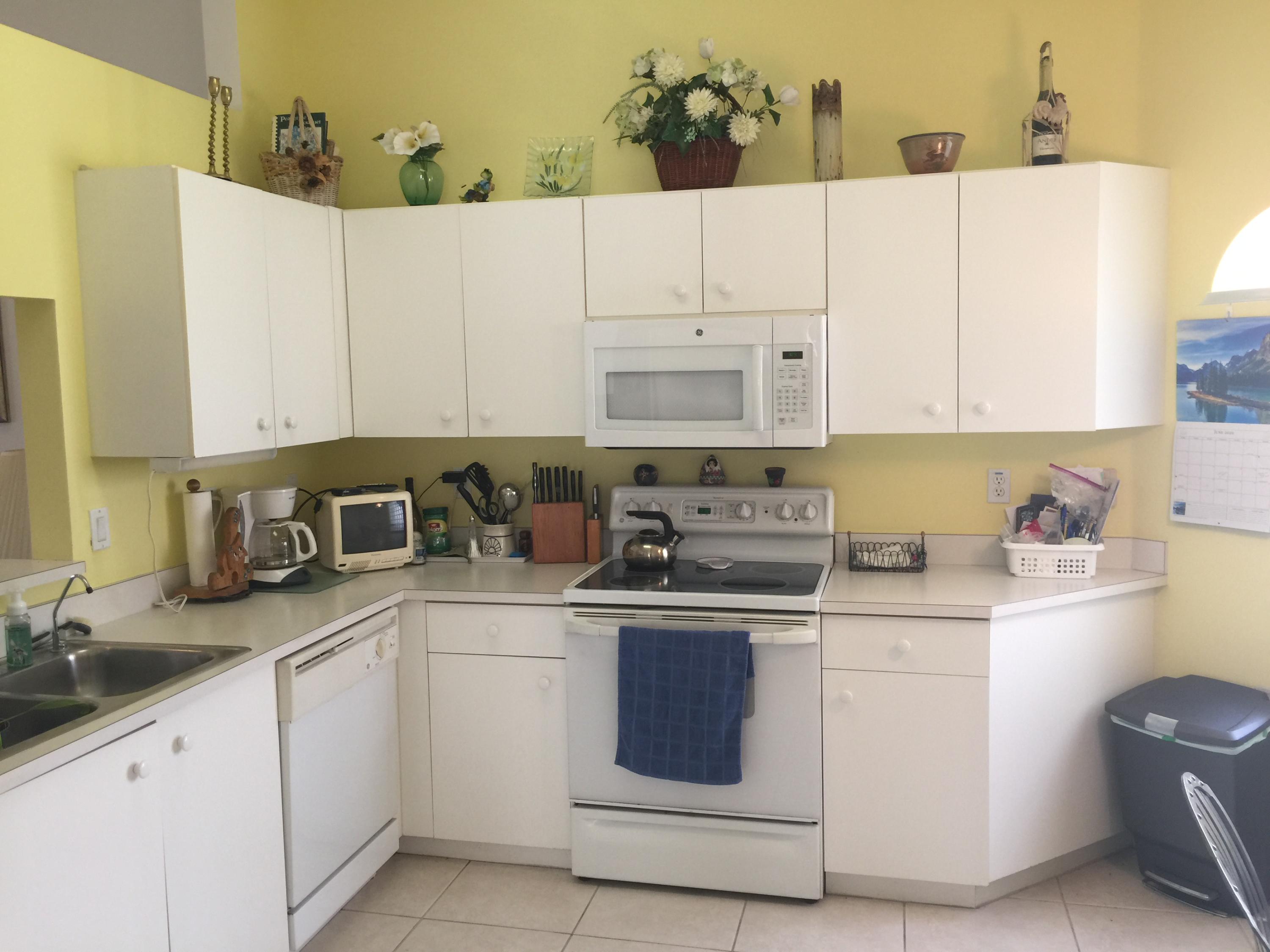6067 Caladium Road Delray Beach, FL 33484 - Photo 11 of 33 KITCHEN