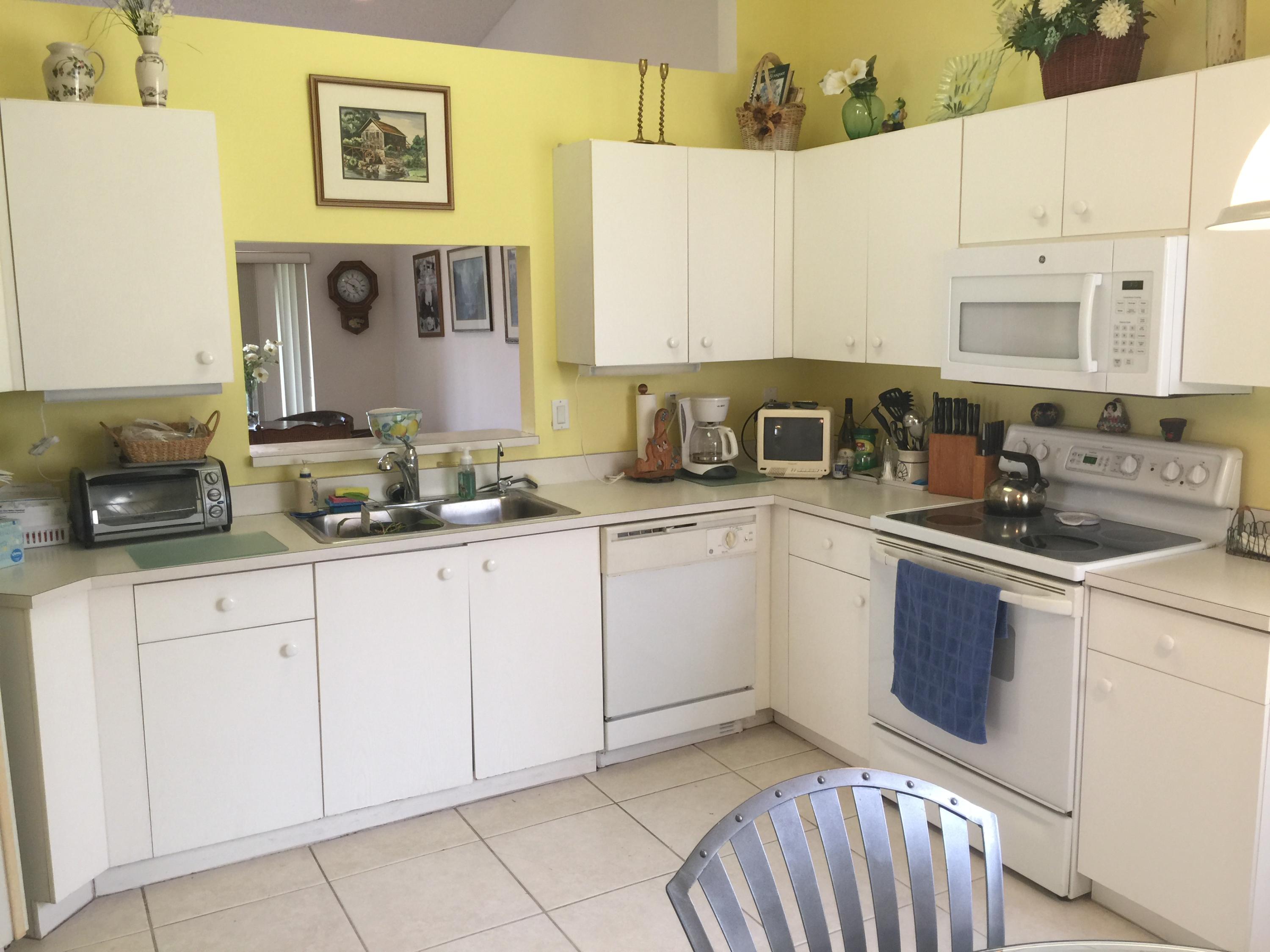 6067 Caladium Road Delray Beach, FL 33484 - Photo 10 of 33 KITCHEN