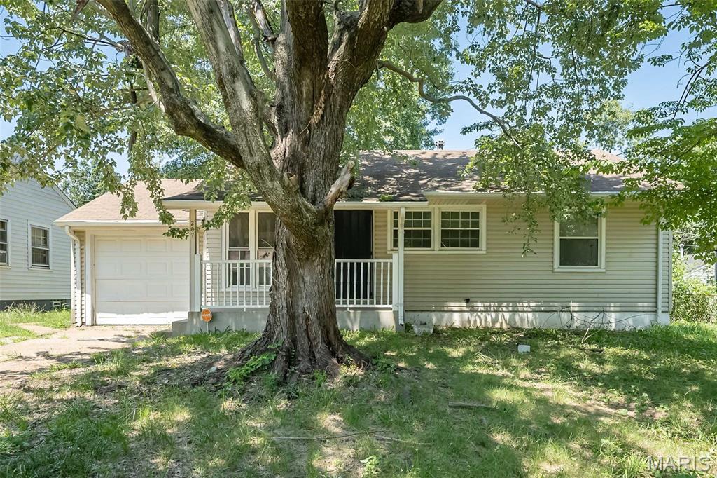 207 Midlothian Road St. Louis, MO 63137 - Photo 1 of 32