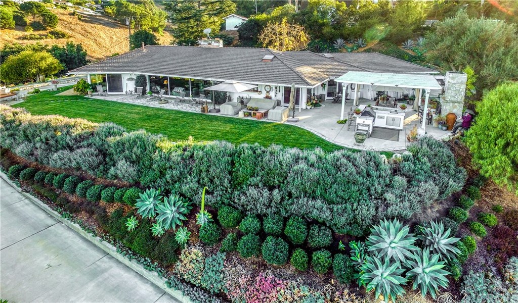 4 Bowie Road Rolling Hills, CA 90274 - Photo 1 of 1 4 Bowie offers spectacular views and just under 3000 sq feet of living space that merges into gracious outdoor space with privacy and tranquility.