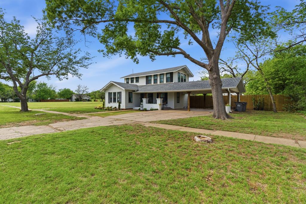 909 3rd Street Graham, TX 76450 - Photo 2 of 33