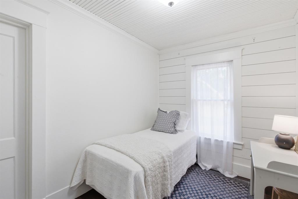 909 3rd Street Graham, TX 76450 - Photo 24 of 33