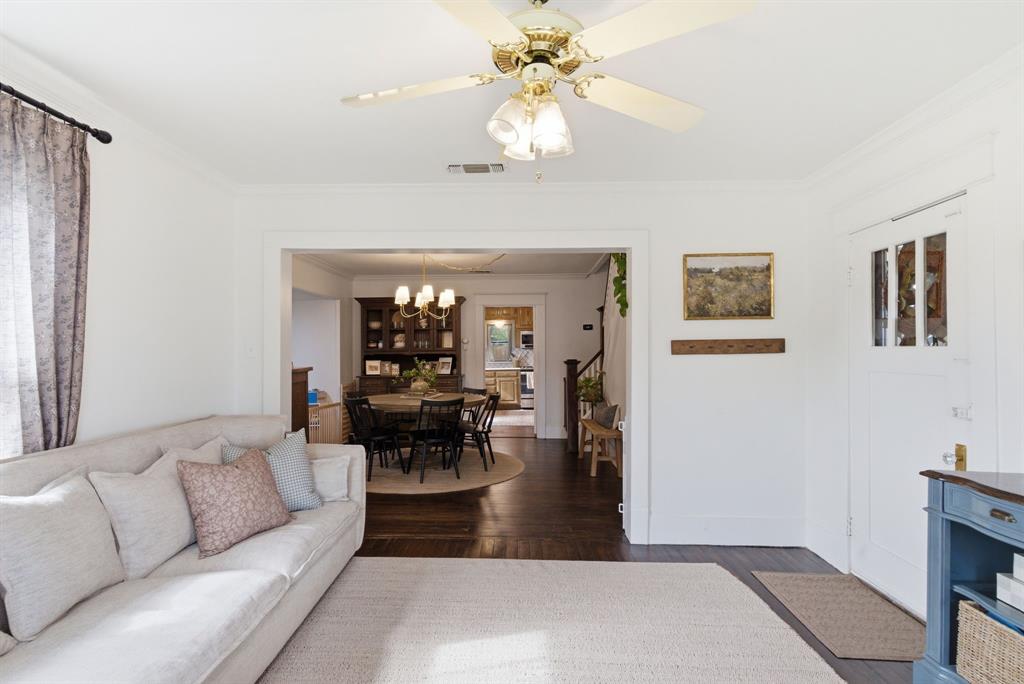 909 3rd Street Graham, TX 76450 - Photo 8 of 33