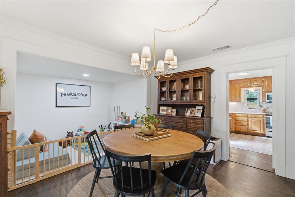 909 3rd Street Graham, TX 76450 - Photo 10 of 33