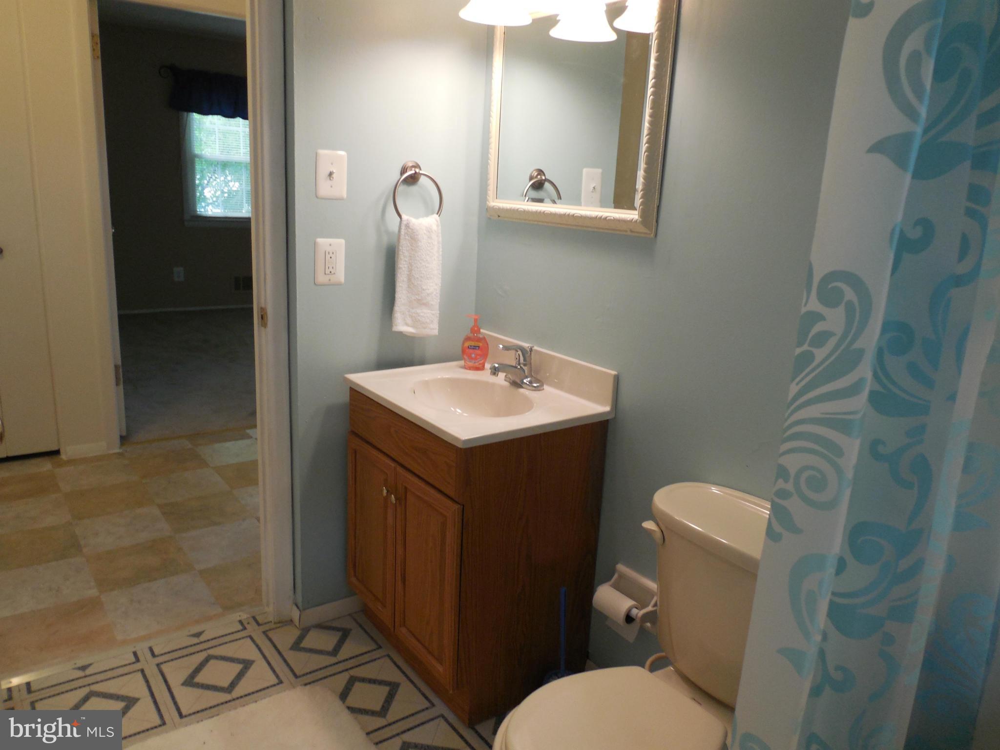 418 Highmeadow Road Reisterstown, MD 21136 - Photo 22 of 30 Hall Bath