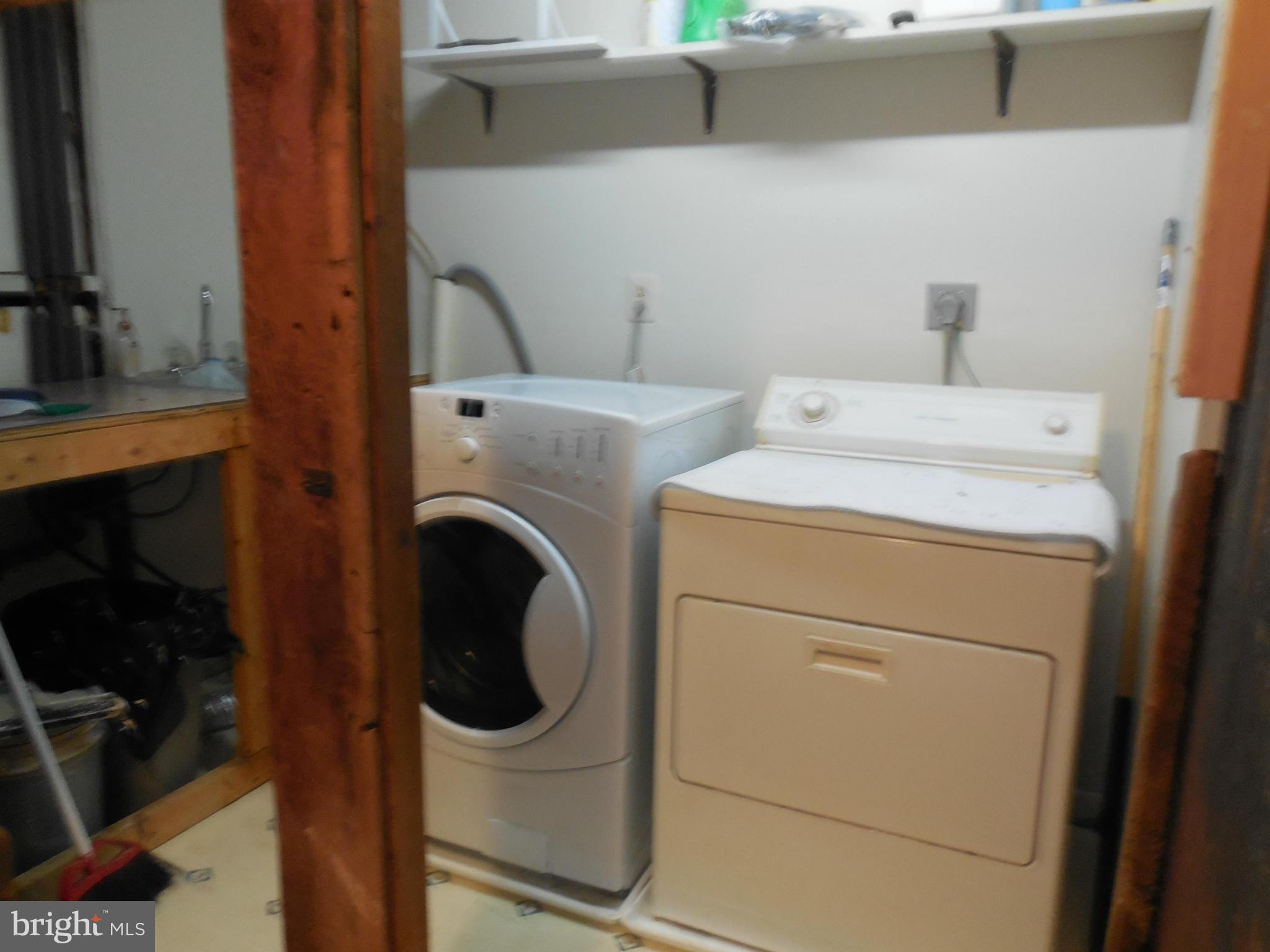 418 Highmeadow Road Reisterstown, MD 21136 - Photo 25 of 30 Laundry Room w/Tub and Folding counter