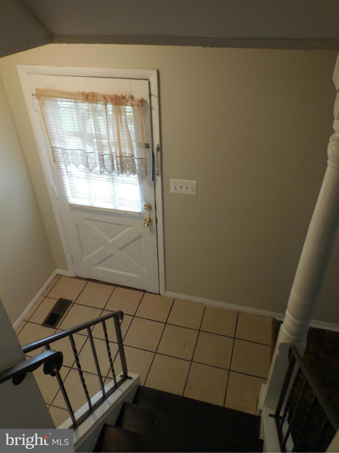418 Highmeadow Road Reisterstown, MD 21136 - Photo 4 of 30 Inviting Foyer with Coat Closet