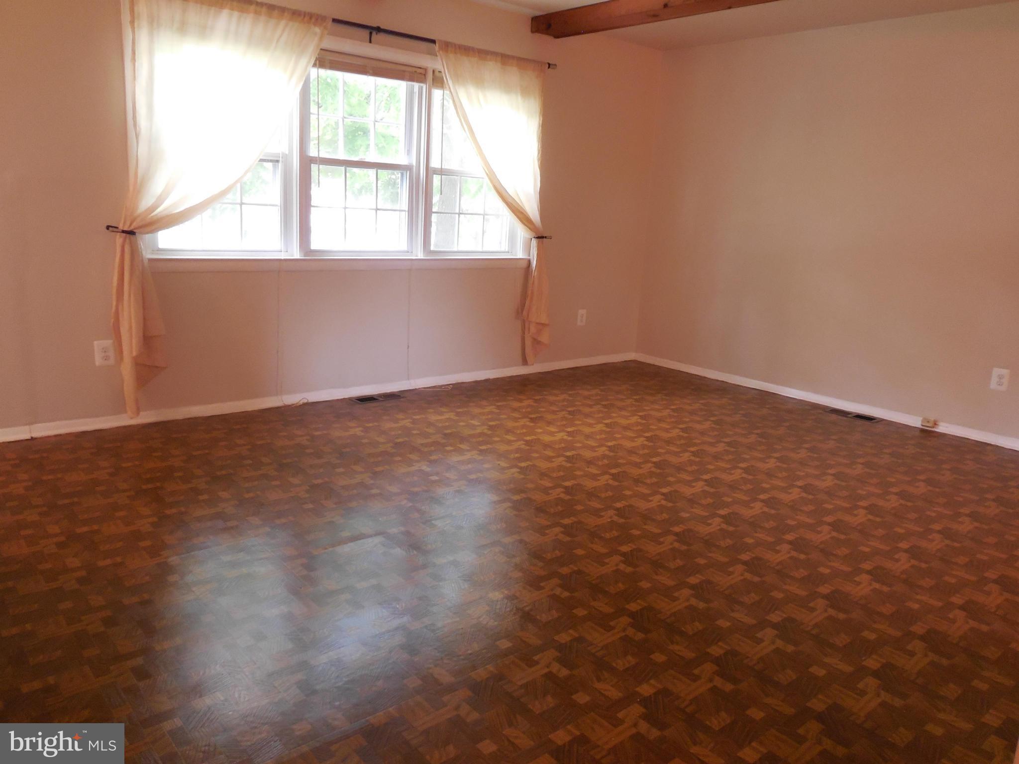 418 Highmeadow Road Reisterstown, MD 21136 - Photo 6 of 30 Bright with Picture Window