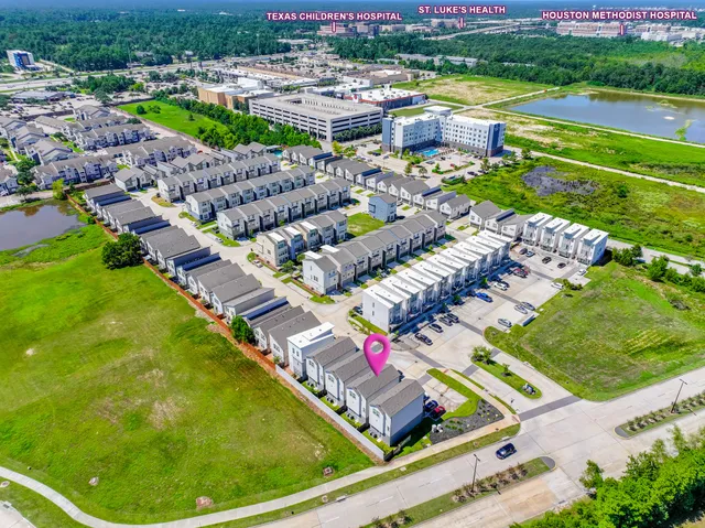 a view of an outdoor space