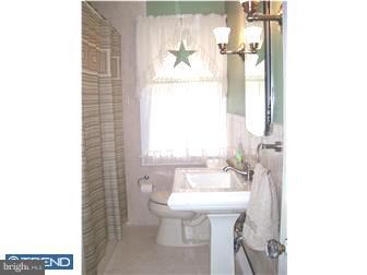 205 Summit Road Springfield, PA 19064 - Photo 9 of 12 Bathroom