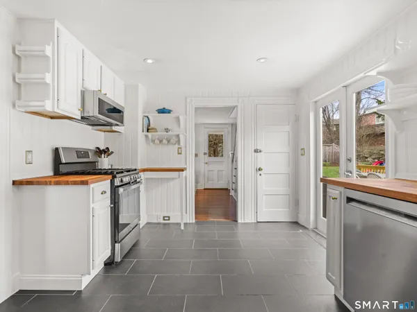 $1,050,000 | 26 Taylor Place, Fairfield, CT 06890