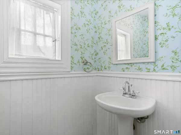 $1,050,000 | 26 Taylor Place, Fairfield, CT 06890