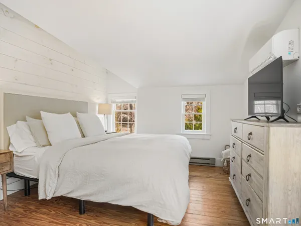 $1,050,000 | 26 Taylor Place, Fairfield, CT 06890