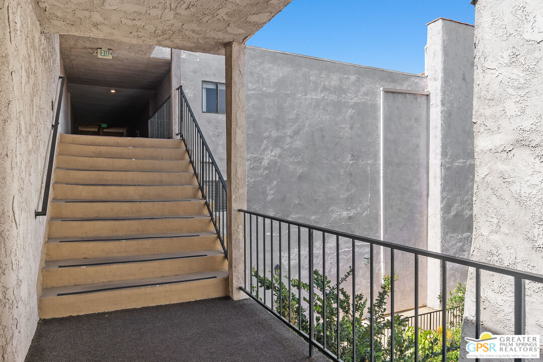 1401 Valley View Road, Unit 321 Glendale, CA 91202 - Photo 29 of 34