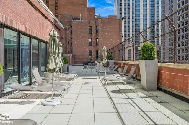 $2,450,000 | 422 East 72nd Street, Unit 28D | Lenox Hill