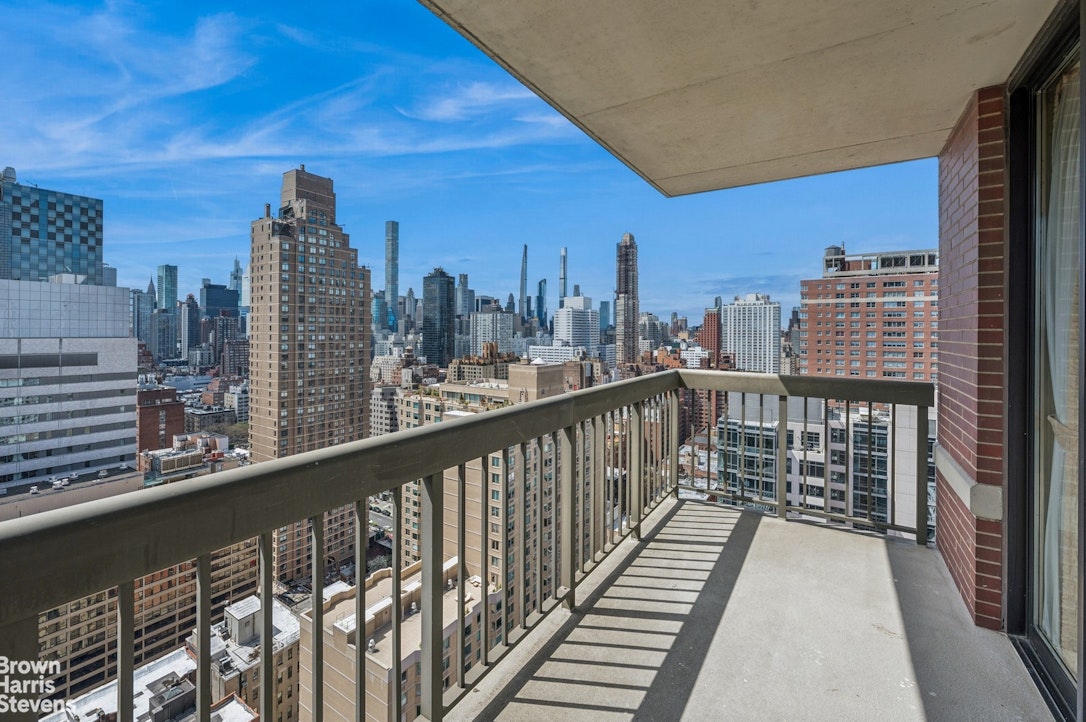 422 East 72nd Street, Unit 28D Manhattan, NY 10021 - Photo 7 of 13