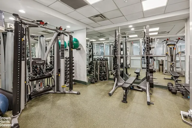 $2,450,000 | 422 East 72nd Street, Unit 28D | Lenox Hill