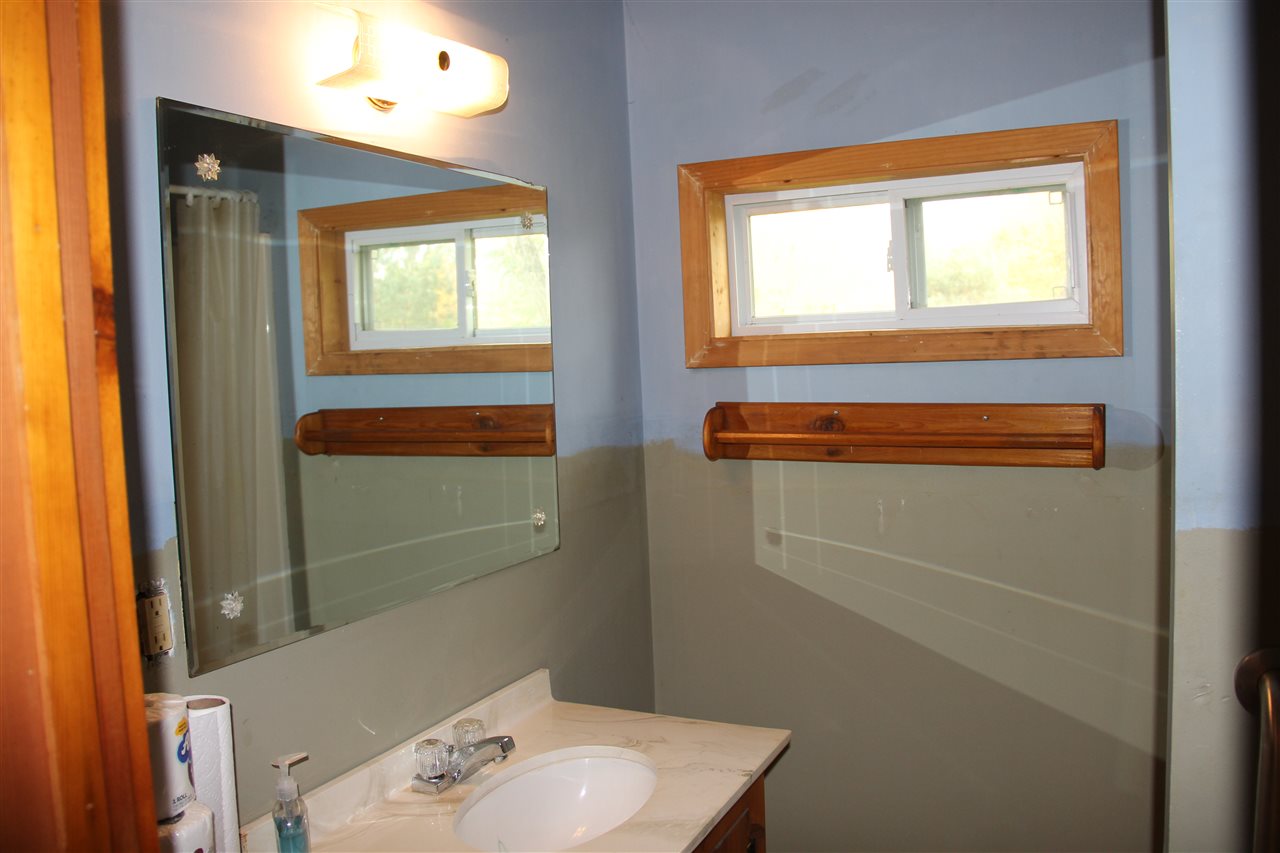 5820 Grace Road Benzonia, MI 49616 - Photo 4 of 16 1880898-3.JPG