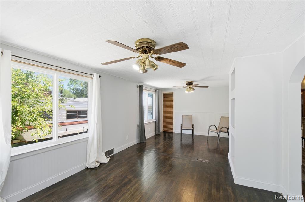 28640 Oakwood Street Inkster, MI 48141 - Photo 6 of 23