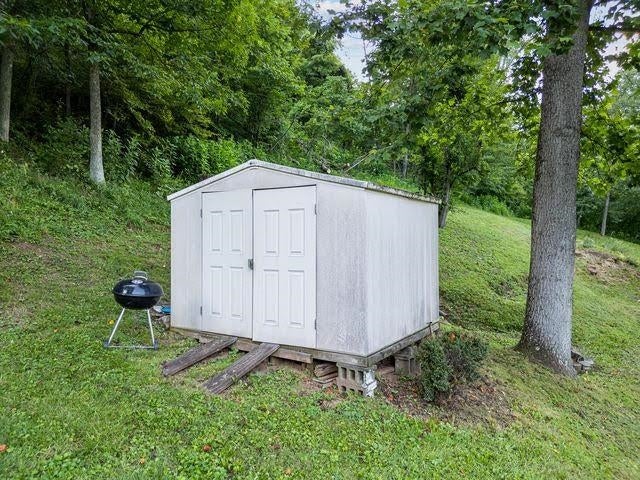 698 Lick Branch Road Charleston, WV 25312 - Photo 22 of 24 Gallery Image 22
