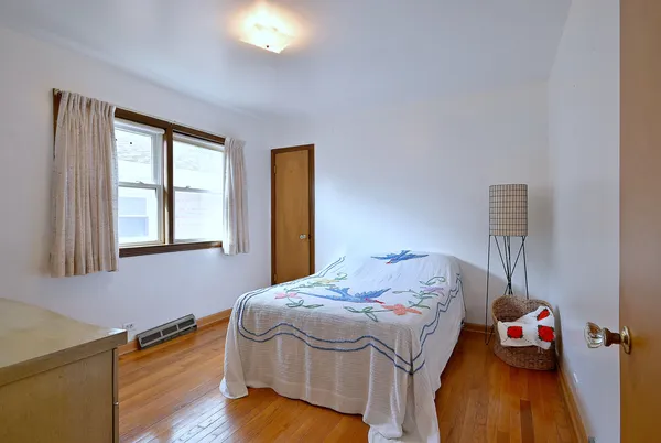 $359,900 | 4831 North Oak Park Avenue, Chicago, IL 60656