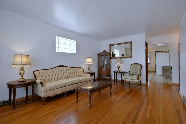 $359,900 | 4831 North Oak Park Avenue, Chicago, IL 60656