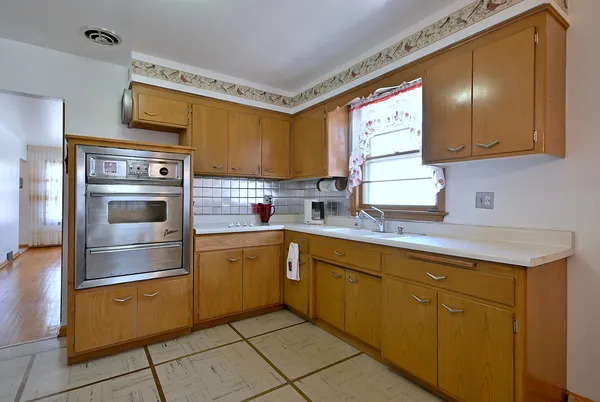 $359,900 | 4831 North Oak Park Avenue, Chicago, IL 60656