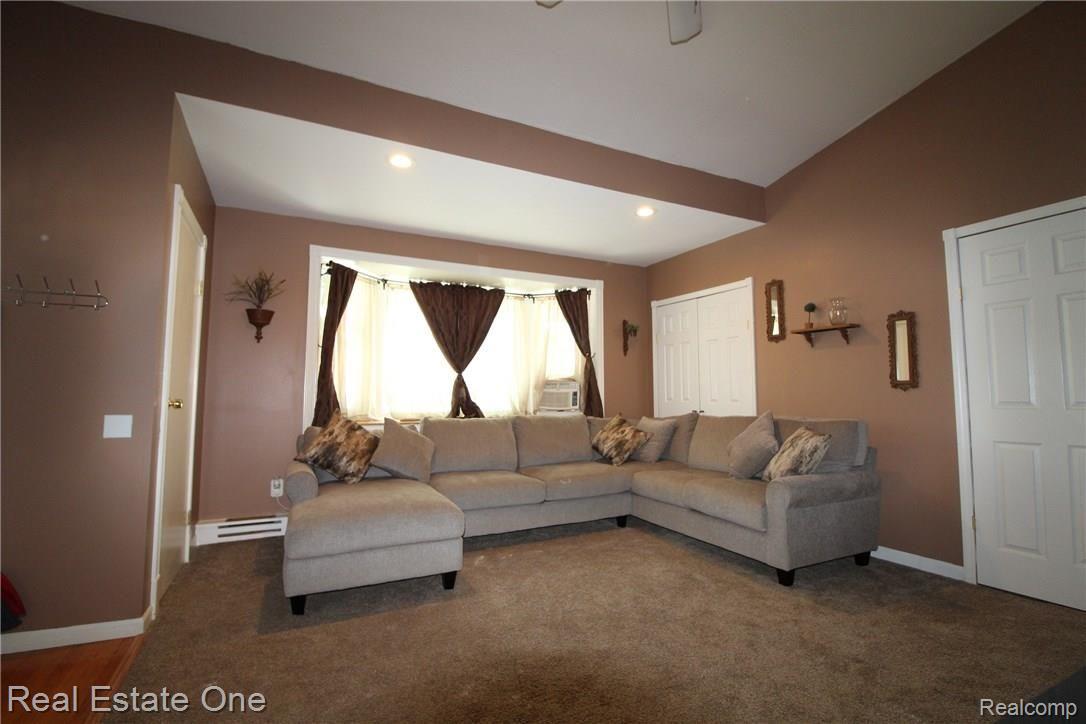 21818 Ruth Street Farmington, MI 48336 - Photo 23 of 32 Great Room or Use as Master Bedroom