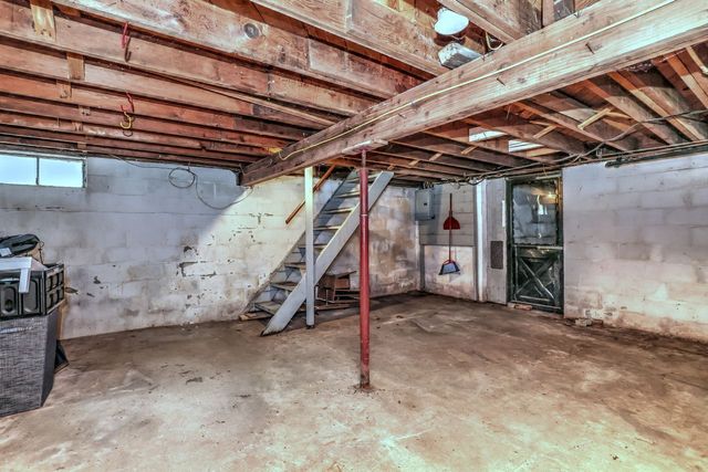 $379,000 | 52 Briar Patch Road, Stonington, CT 06378