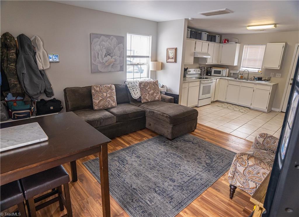 3210 Spring Street Greensboro, NC 27405 - Photo 5 of 28