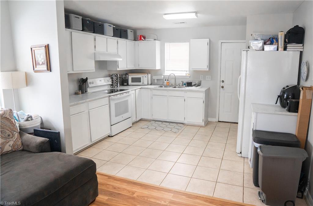 3210 Spring Street Greensboro, NC 27405 - Photo 6 of 28