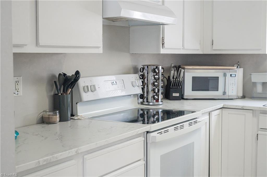 3210 Spring Street Greensboro, NC 27405 - Photo 7 of 28