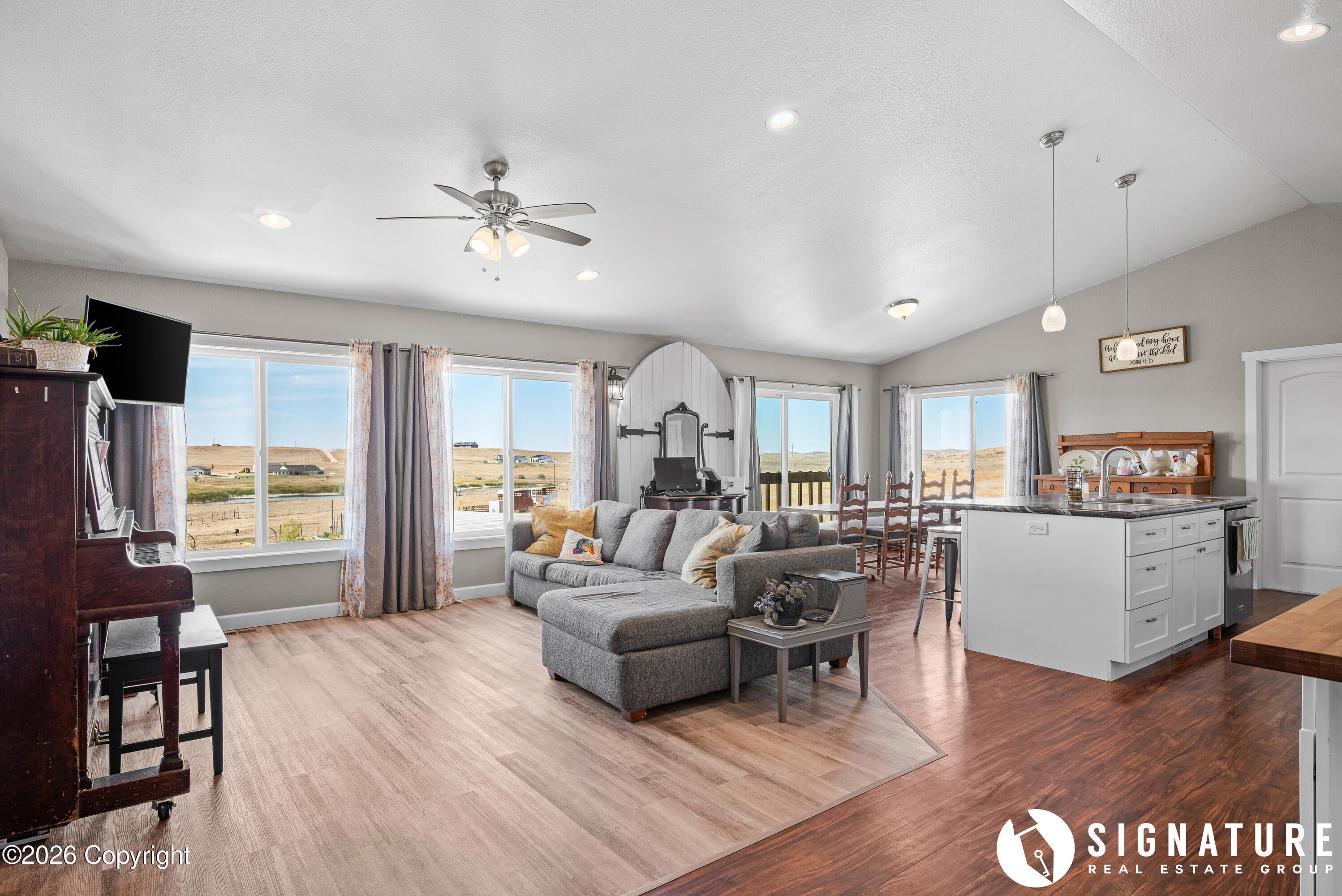 27 Robinson Road Moorcroft, WY 82721 - Photo 3 of 56 Gallery Image 3