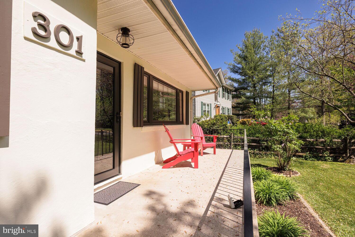 301 Dennis Avenue Silver Spring, MD 20901 - Photo 2 of 24 Welcoming front porch