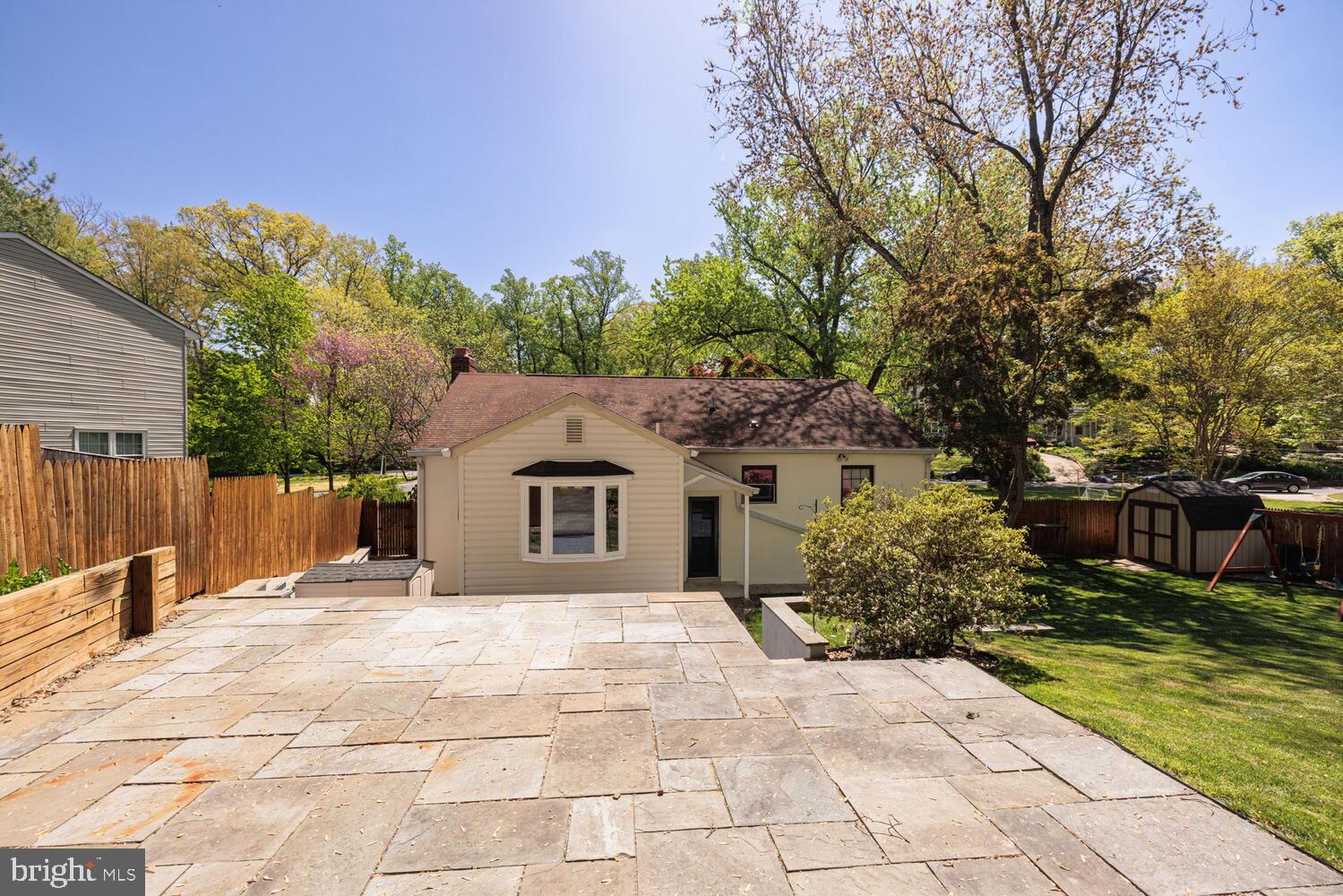 301 Dennis Avenue Silver Spring, MD 20901 - Photo 23 of 24 Huge patio