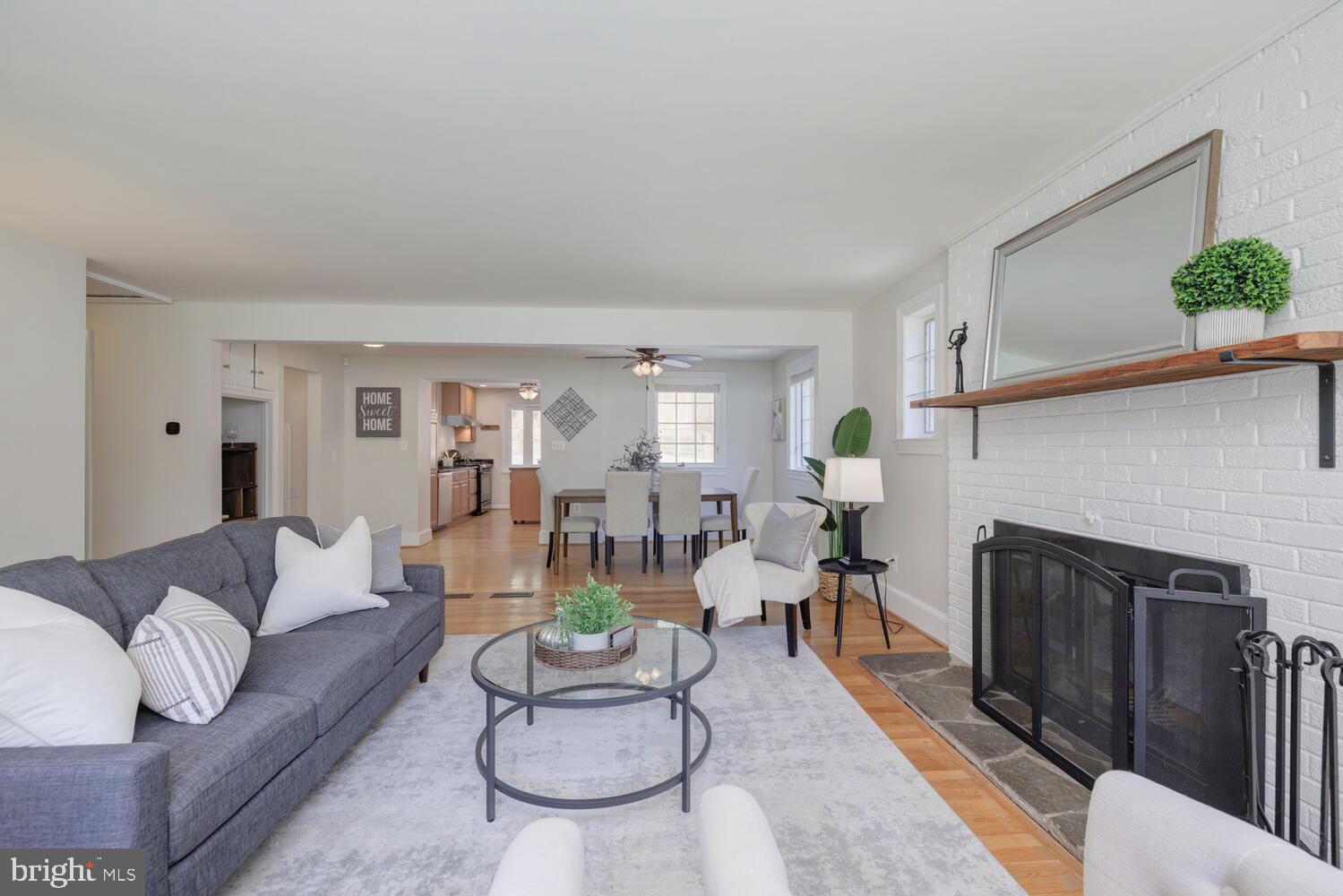 301 Dennis Avenue Silver Spring, MD 20901 - Photo 5 of 24 Sophisticated ambiance