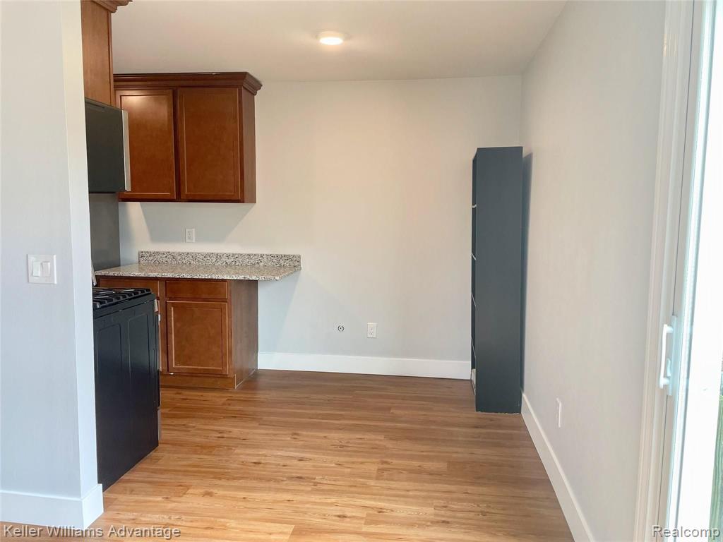 23594 North Rockledge Novi, MI 48375 - Photo 7 of 22