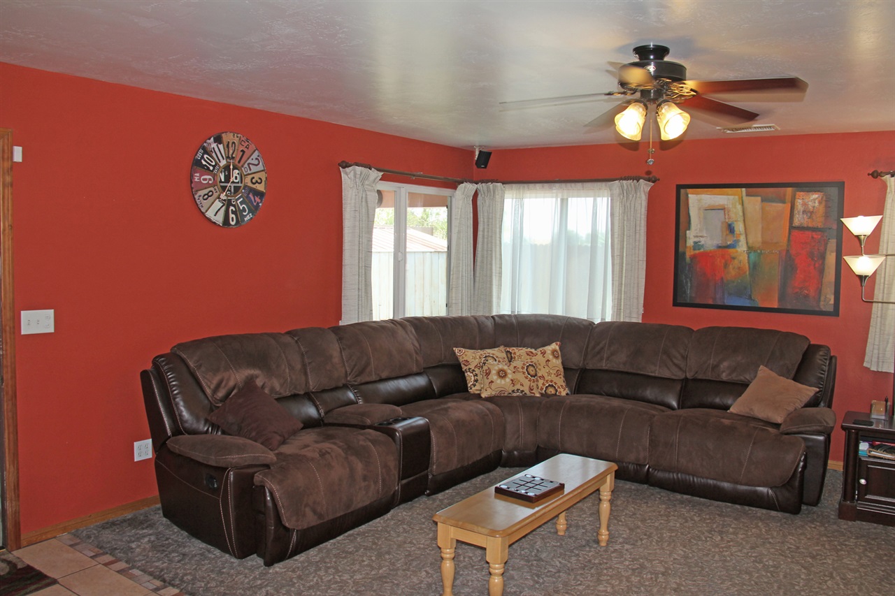 9439 Terrywood Road Santee, CA 92071 - Photo 3 of 6