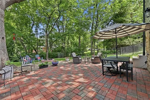 $379,000 | 6311 Sherwood Lane, Merriam, KS 66203