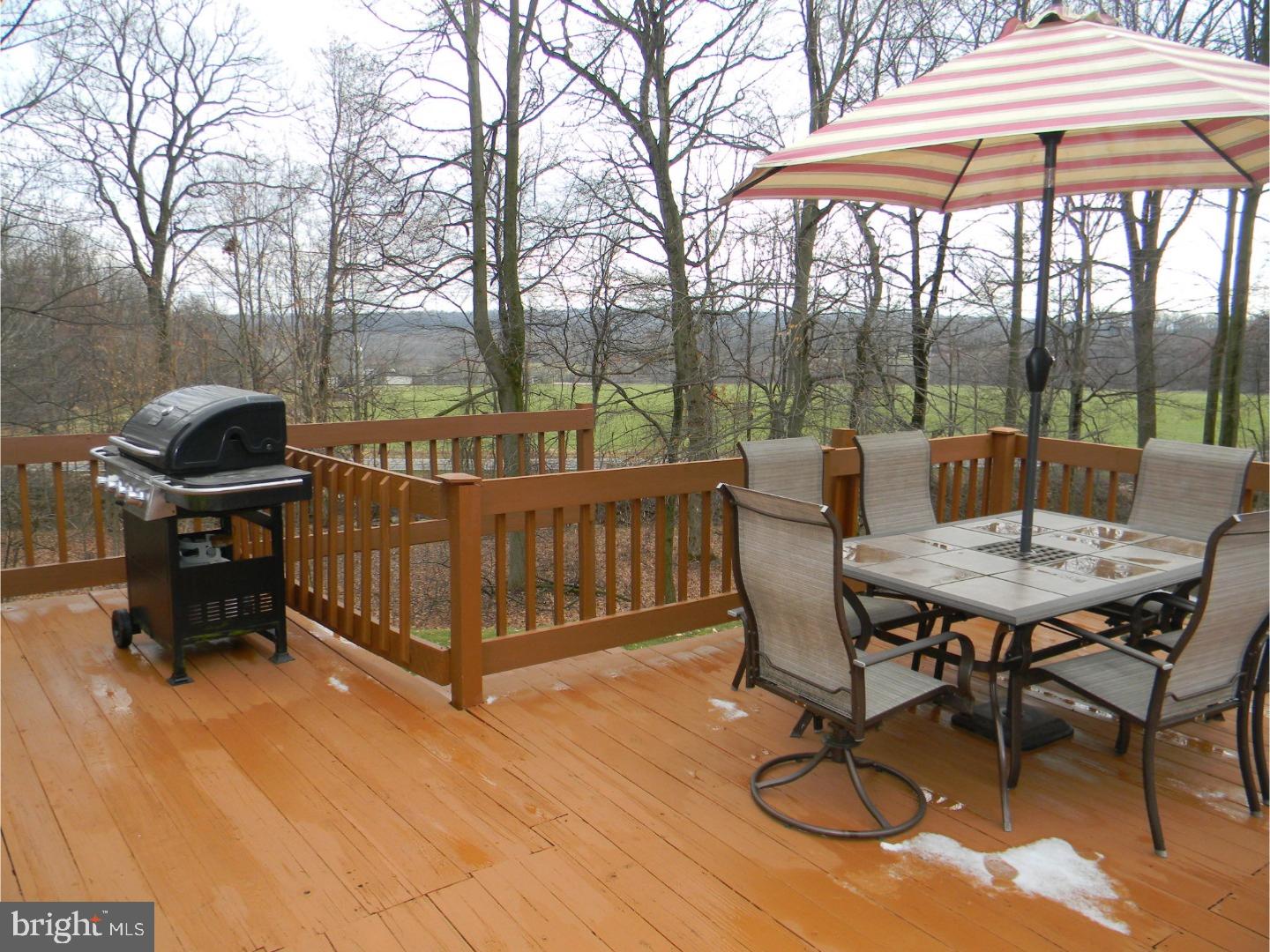 111 Cambridge Road Coatesville, PA 19320 - Photo 24 of 25 Deck