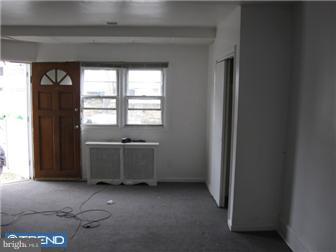 524 Hampden Road Upper Darby, PA 19082 - Photo 2 of 6